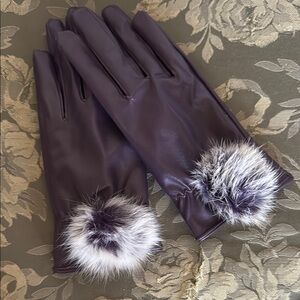 Chic Purple and White Mittens for Stylish Warmth